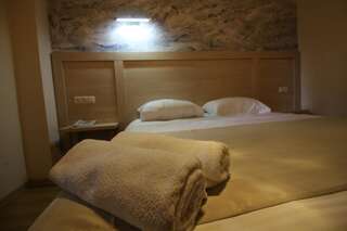 Отель B&B Hotel Батуми Семейный двухместный номер с 1 кроватью-3